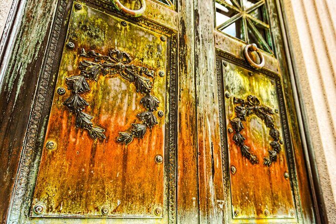 2-Hour Bonaventure Cemetery Walking Tour - Where to start: visitor restrooms, red brick entrance, and parking that won’t derail you