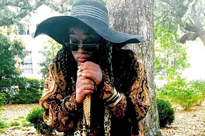 90 Minute Historic Savannah Walking Haunted Bar Pub Crawl - Why a night walk works so well in Savannah