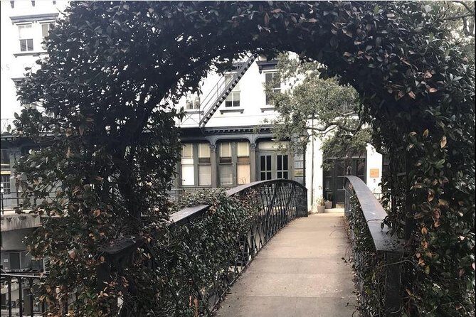 A Walk Through The Book "Midnight in the Garden of Good and Evil" - Bonaventure Cemetery: When the Tour Gets Quiet