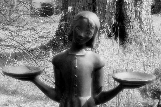 A Walk Through The Book "Midnight in the Garden of Good and Evil" - Guides Like Brad and William: Storytelling Style