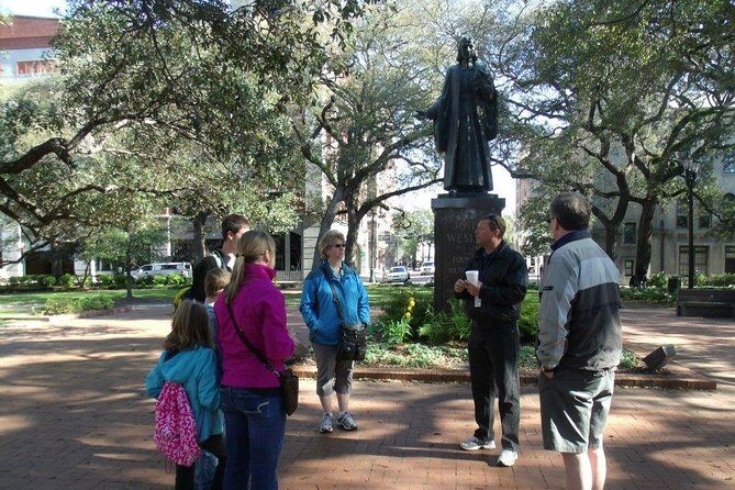 A Walk Through The Book "Midnight in the Garden of Good and Evil" - Oglethorpe Square Start: Where the Story Begins