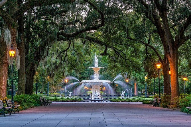 Astounding Scavenger Hunt: Historic Savannah Adventure - Planning your route from 124 Abercorn St to Riverfront Plaza