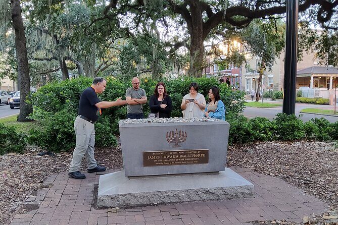 Behind the Plaques - 2 Hour Historical Walking Tour in Savannah - Columbia Square: city gate clues and famous house names