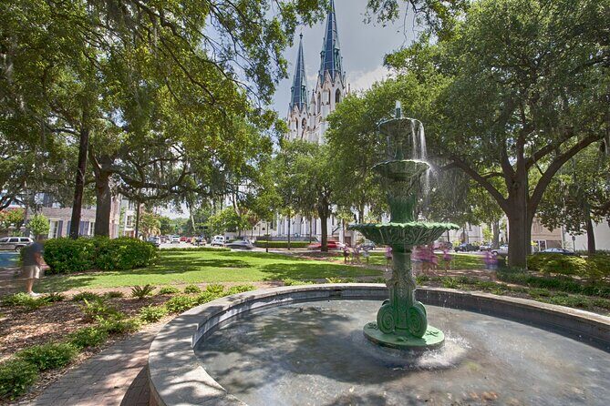 Behind The Scenes Movie Tour Midnight in the Garden - Stop 1: Forsyth Park and the Minerva scene