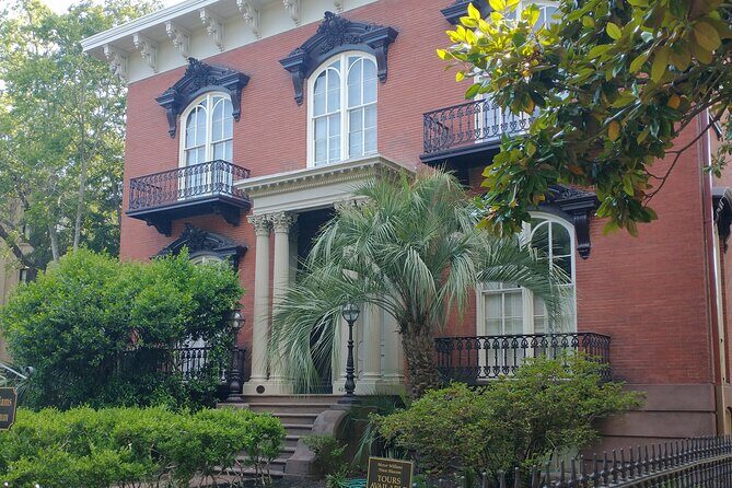 Bloody Murder Savannah Pub Crawl - From Pinkie Masters to Monterey Square: where you start and how the night flows