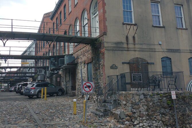Bloody Murder Savannah Pub Crawl - Timing, meeting points, and group size: making it easy to join