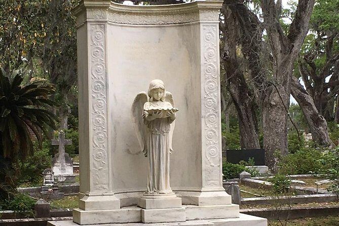 Bonaventure Cemetery Walking Tour with Transportation - What you’ll learn: families, Savannah culture, and the meaning behind the oaks