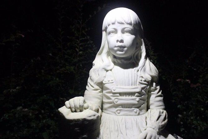Bonaventure Cemetery's Secret Society Ghost Tour - The walk length, darkness, and outdoor prep that keeps it enjoyable