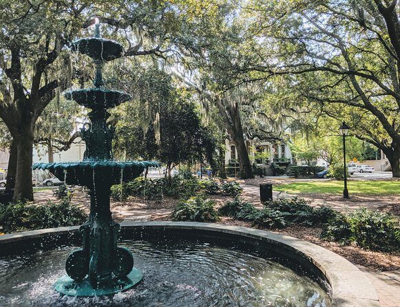 Custom Savannah Private Tour - Walking the Savannah Historic District with your guide
