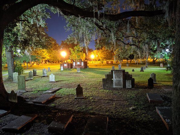 Fraidy Cat: The Family Fun Ghost Tour of Savannah - The Columbia Square Start: How the Tour Sets the Mood