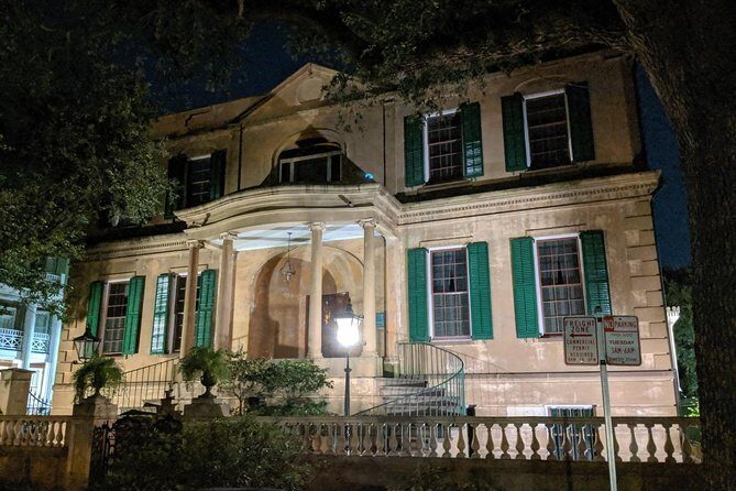 Fraidy Cat: The Family Fun Ghost Tour of Savannah - Wright Square (From 1733): Original Squares and Big Ghost Energy