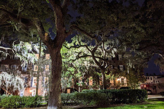 Fraidy Cat: The Family Fun Ghost Tour of Savannah - Guides, Storytelling Style, and Why Kerry and Laurie Matter