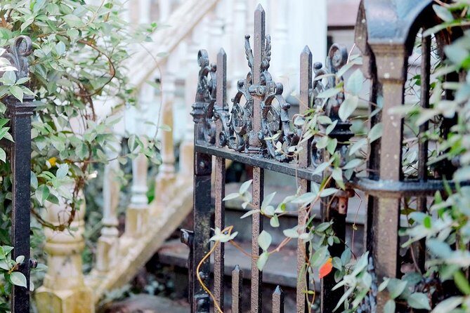 Genteel and Bard's Savannah History Walking Tour - The Genteel & Bard History Walk: 1733 to Today, with Live Storytelling