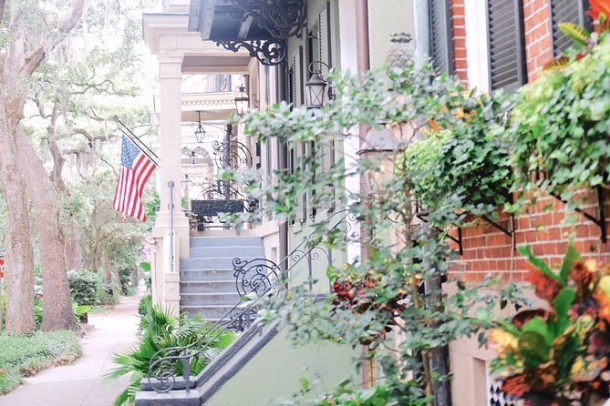 Genteel and Bard's Savannah History Walking Tour - Jones Street and the Historic District: Live Oak Brick and Architecture Up Close
