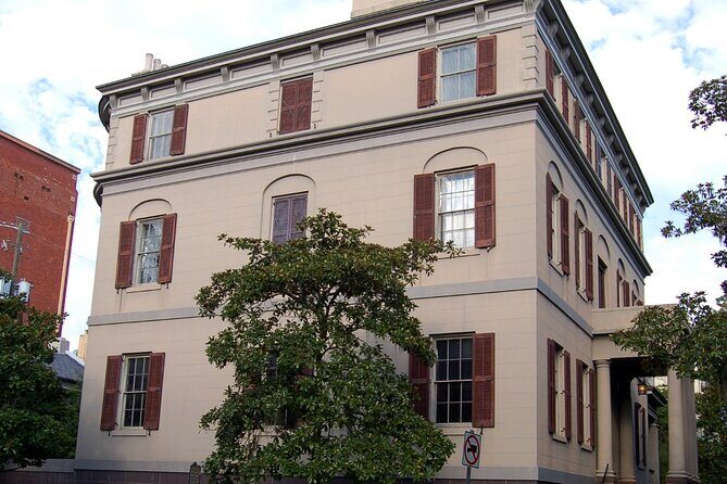Haunted Savannah Self-Guided Walking Audio Tour - How the Haunted Savannah audio tour works with an app and offline maps