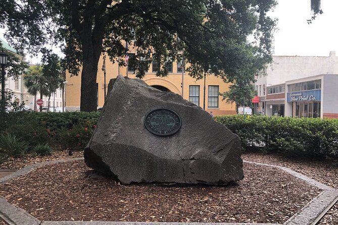 Historic Savannah Guided Walking Tour - Price and Value: Getting a Guided Map for $30