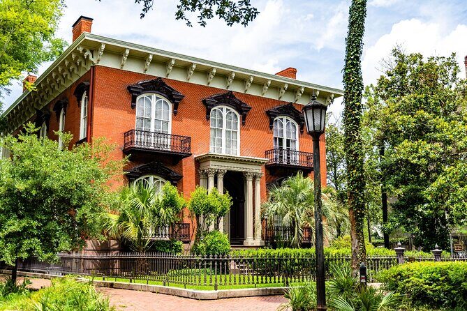 Historic Savannah Self-Guided Audio Walking Tour Bundle - Olde Pink House and Reynolds Square: when Savannah starts with a legend