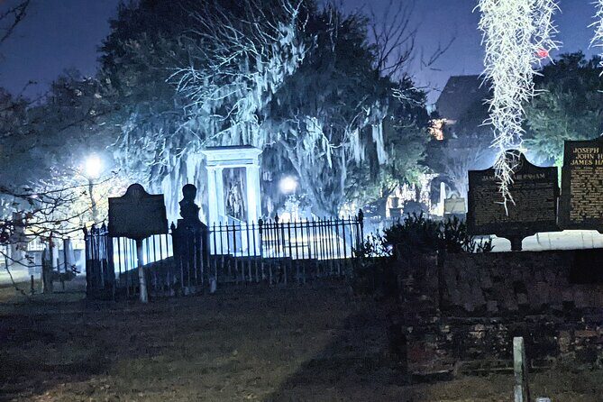 History and Haunts by Local Author - Savannah Historic District: Southern Gothic Streets With a Dark Thread