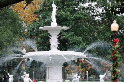 History of Savannah Walking Tour - Historic squares that explain Savannah’s city plan