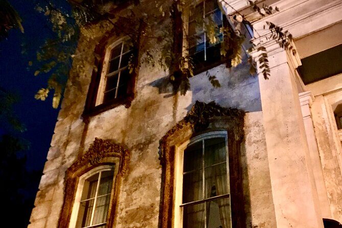 Interactive Paranormal Ghost Walking Tour in Savannah Georgia - Stop 5: Wright Square and the Alice Riley connection