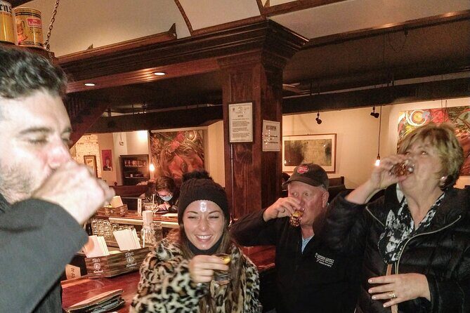 Late Night Savannah Haunted Pub Crawl - Entering the 10:30 pm Savannah vibe at 1790 Inn