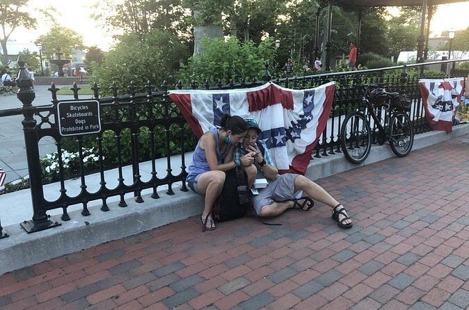 Mysteries on the Move: Scavenger Hunt in Savannah - Using the smartphone story pages: passcodes, videos, and sanity-saving tricks