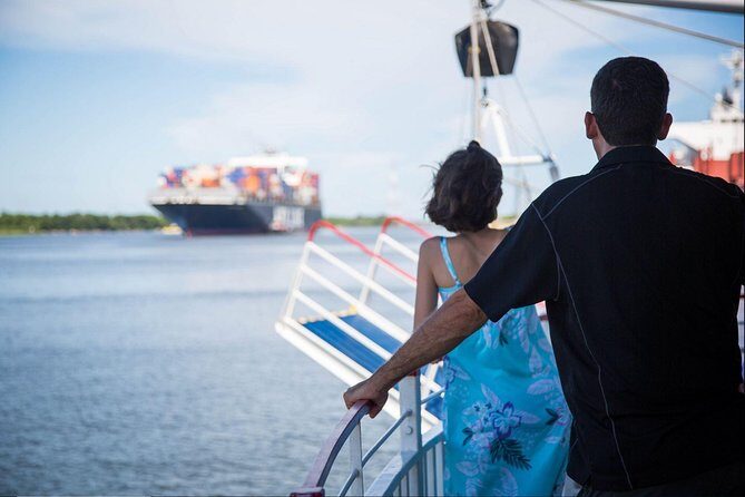Narrated Harbor Luncheon Riverboat Cruise - Lunch Buffet: What’s Included and What to Eat First