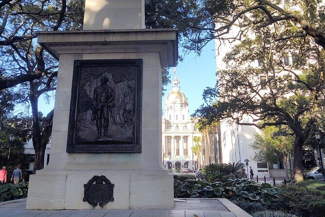 Savannah 101, a History Tour (by Walk With Me Savannah Tours) - Ending at Wright Square: Juliette Gordon Low and the people behind the lots