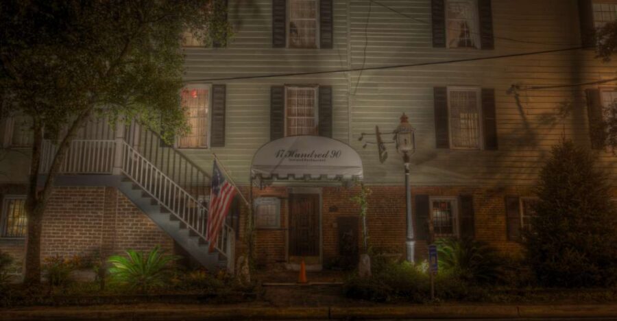 Savannah: Adults-Only Dead of Night Walking Tour - What You’ll See: Mansions, Burial Grounds, and Sinister Streets
