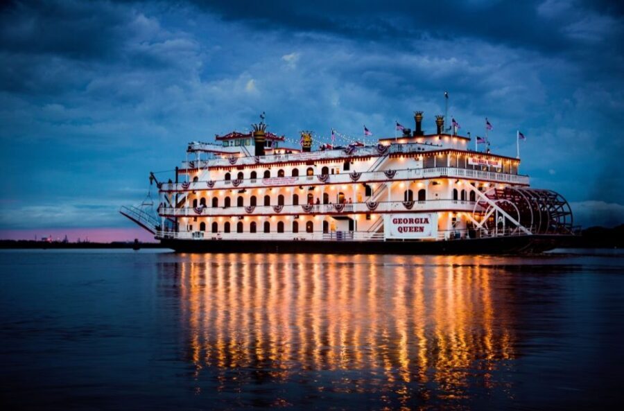 Savannah: Buffet Dinner Cruise with Live Entertainment - The Southern buffet: what’s on the plate and why it works