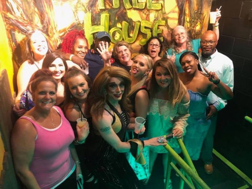 Savannah: Drag Queen Guided Pub Crawl with Sing-a-Longs - Crowd Levels and Comfort: Two Things to Watch