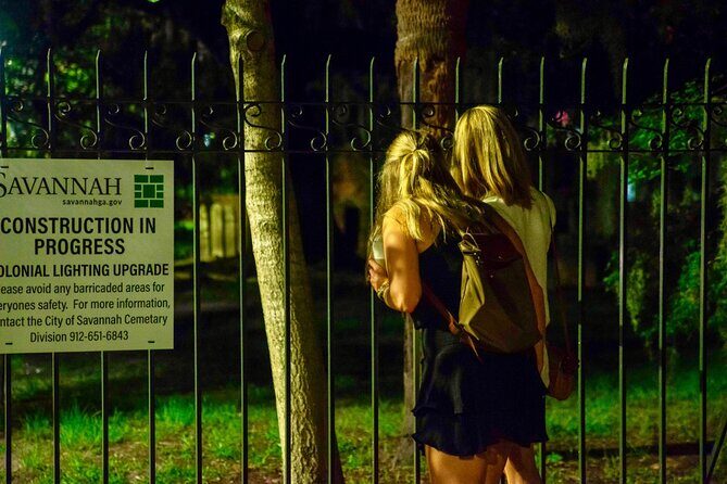 Savannah Ghost Tour for Adults ALL Alcoholic Drinks Included - Colonial Park Cemetery: The Main Story Stop (and Why Sunshine Matters)