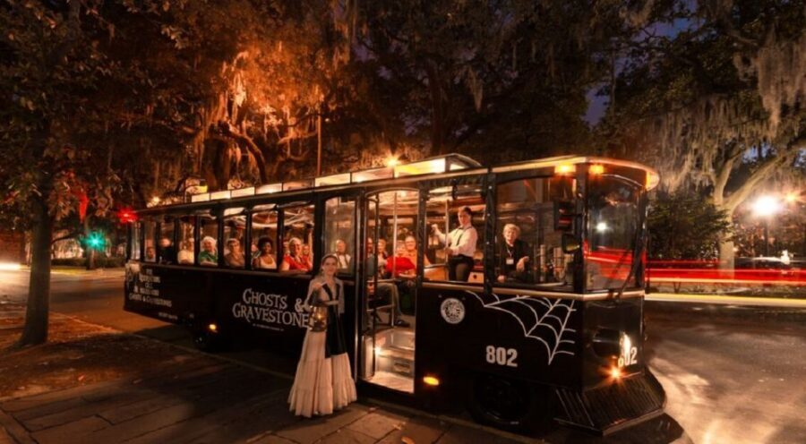 Savannah: Ghosts and Gravestones Tour with Low House Entry - Should you book Ghosts and Gravestones with Low House Entry?