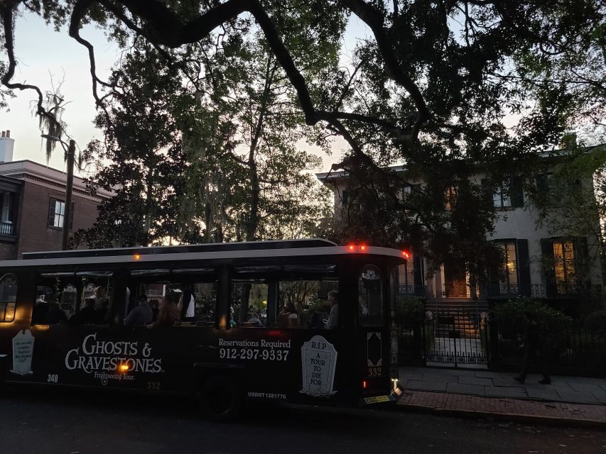 Savannah: Ghosts and Gravestones Tour with Low House Entry - The rest of the route: how the narration connects everything