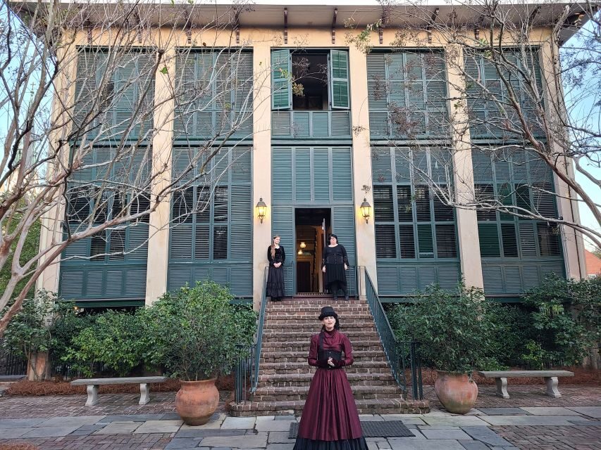 Savannah: Ghosts and Gravestones Tour with Low House Entry - Who should book this tour, and who might want a different plan