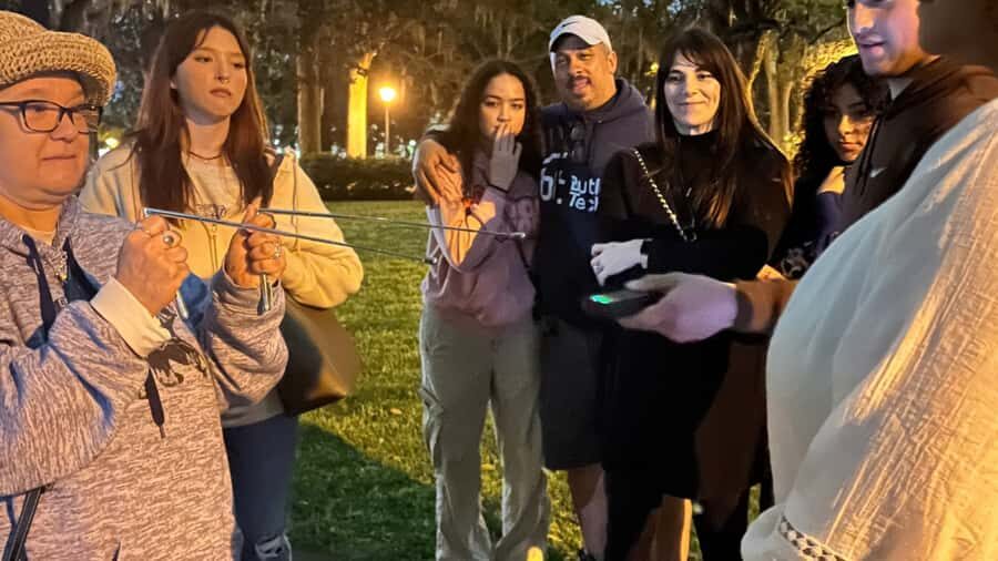 Savannah: Ghosts, Asylums, Voodoo, and Horror Walking Tour - Savannah Historic District: 20 Minutes of Haunted Story Momentum