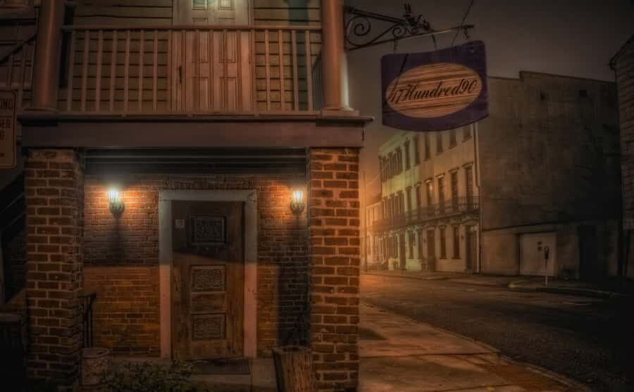 Savannah: Grave Tales Walking Tour - Key highlights at a glance