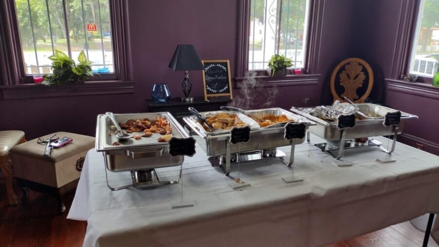 Savannah: Gullah Geechee Tour and Lunch - Where you meet: Gray Line next door to Clyde Coffee