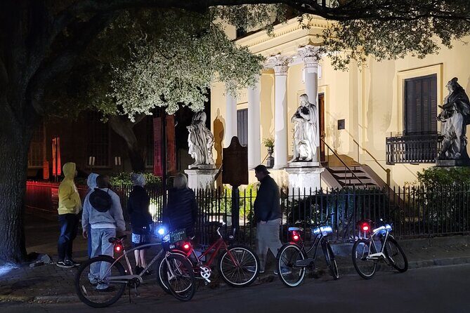 Savannah Haunted Night Bike Tour - Colonial Park Cemetery stop: the spookiest setting on the route
