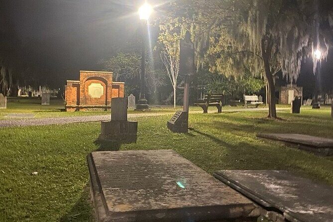 Savannah Haunted Pub Crawl Walking Tour - Stop-by-Stop: Churchill’s to Colonial Park Cemetery (and Beyond)