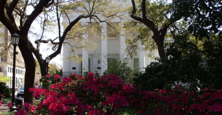 Savannah: Historic District Overview on Foot - Why This Savannah Historic District Walk Feels More Personal