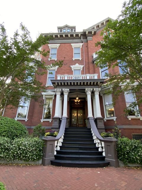 Savannah: Historic District Overview on Foot - Starting at Telfair Square: Getting Your Bearings Fast