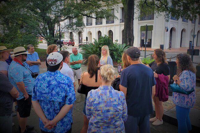 Savannah Historic District Tour by The Wandering Historians - Meeting at Monterey Square and learning Savannah’s “square logic”