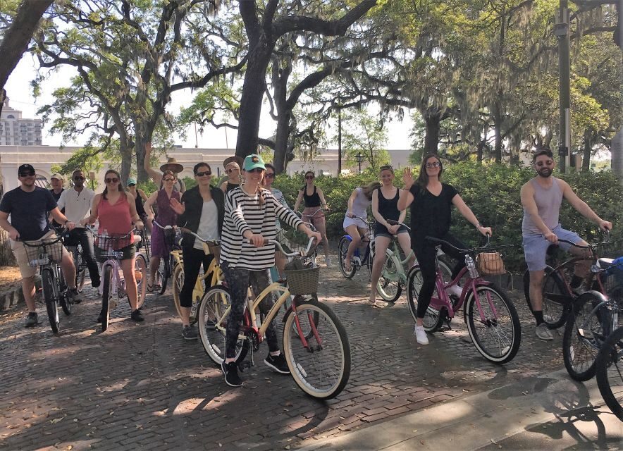 Savannah: Historical Bike Tour with Tour Guide - Forsyth Fountain and Spanish Moss: the planned photo stops