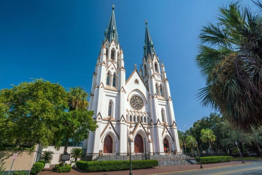 Savannah: Historical Panoramic City Tour - The Story Behind the Sights: Local Characters on the Route