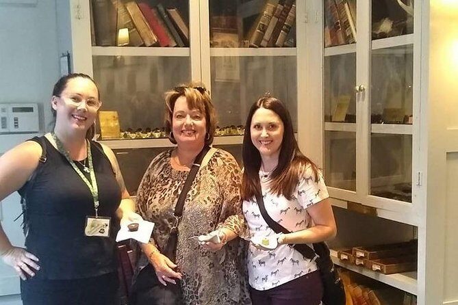 Savannah History plus Coffee and Chocolate Walking Tour - The chocolate stop: one truffle, real choice, and satisfying variety