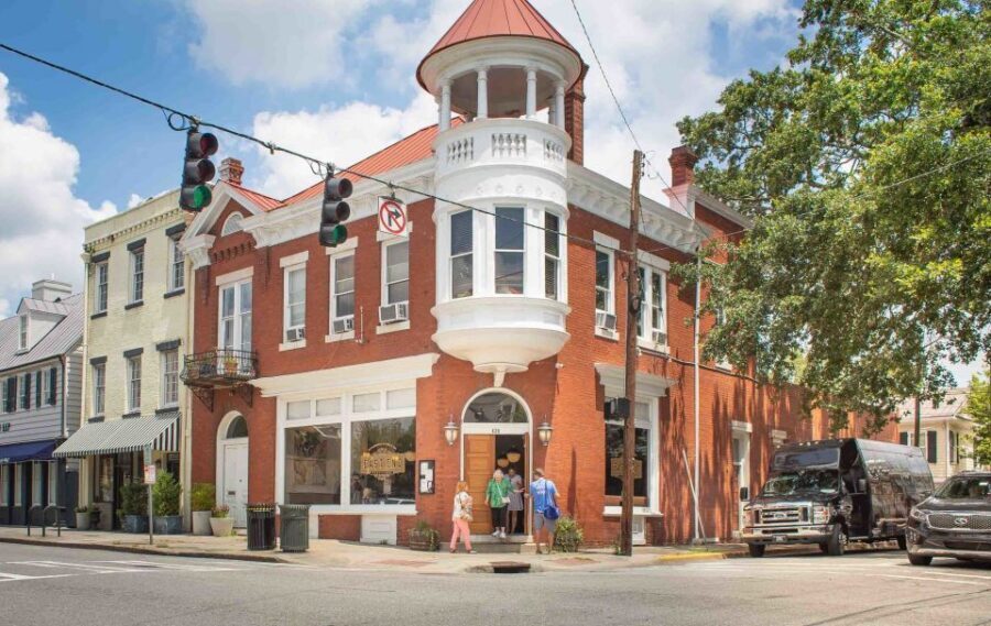 Savannah: Local Favorites Walking Food Tour - Zunzi’s Start to Marketplace Finish: How the 3 Hours Actually Work