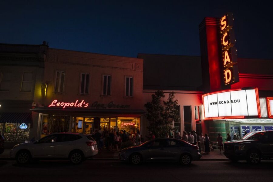 Savannah: Midnight in the Garden Walking Tour and Pub Crawl - Price and Value: Is $35 a Good Deal for a Bar-to-Bar Story?