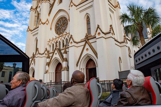 Savannah Open Top Panoramic City Tour with Live Narration - City Market and River Street: the views that set the tone