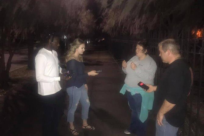 Savannah Psychic Guided Ghost & Cemetery Tour - Guide energy: why humor and clarity can make or break the night